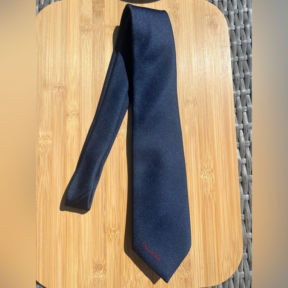 Oscar de la Renta Navy Blue Red Polka Dot Tie, Classic